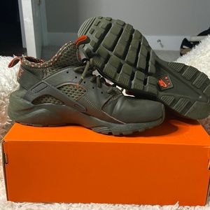 Green Air Huaraches by Nike